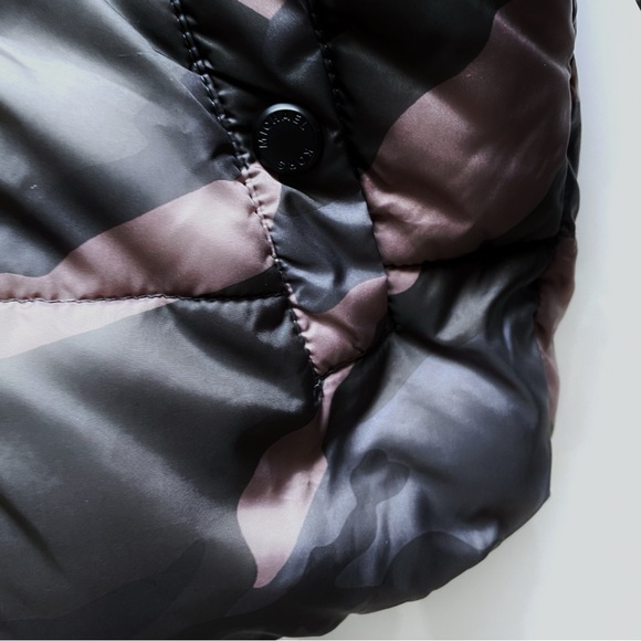 Michael Kors Boys 3T Puffer Jacket Black Camo Hooded Winter Coat - Picture 4 of 9